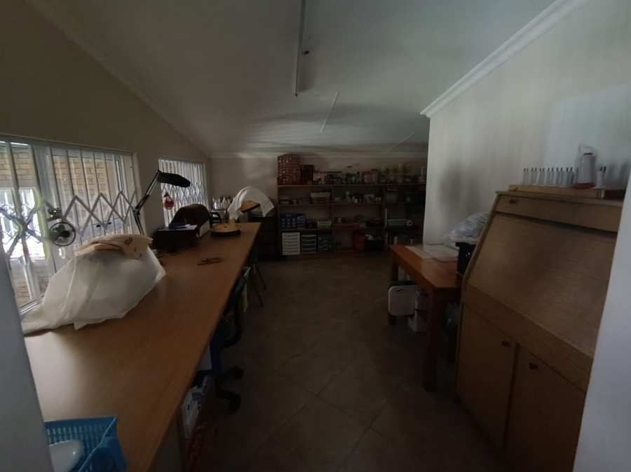 4 Bedroom Property for Sale in Mooinooi North West